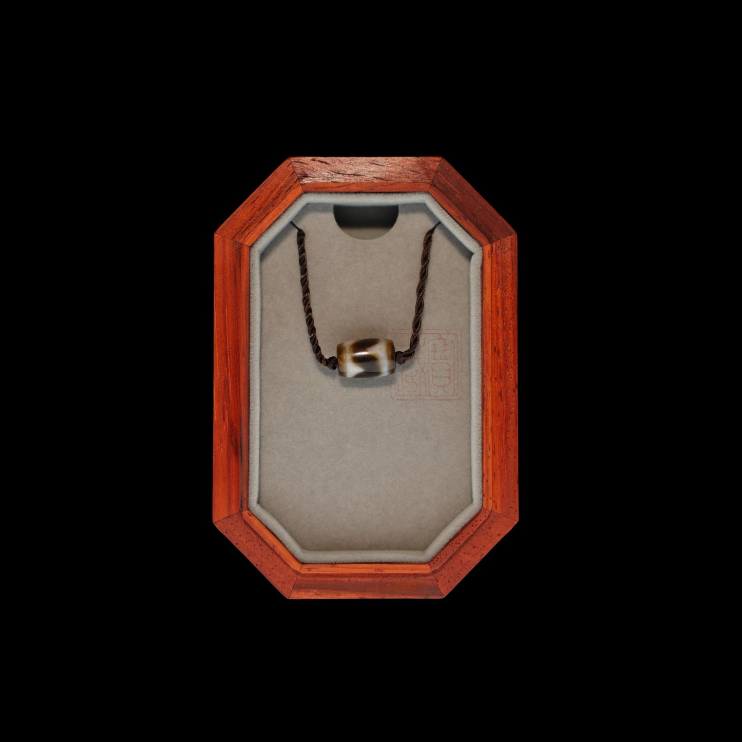 Tiger Tooth Dzi 虎牙天珠