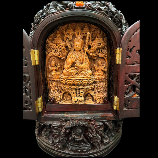 Red Sandalwood & Coral Guru Rinpoche 紅珊瑚紅檀香木蓮花生大師